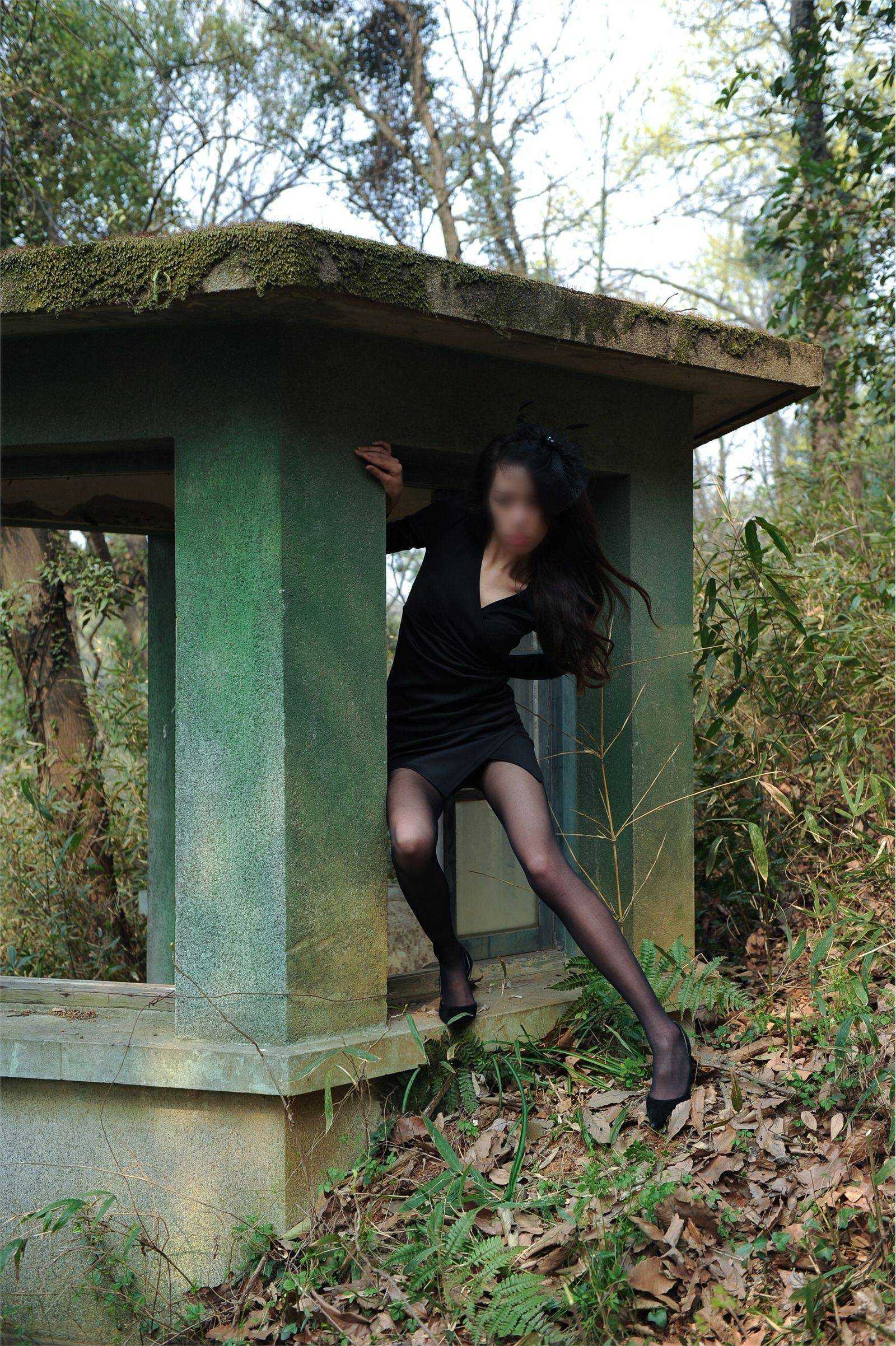 丝间舞 Vip NO.412 野外黑丝唯美拍摄